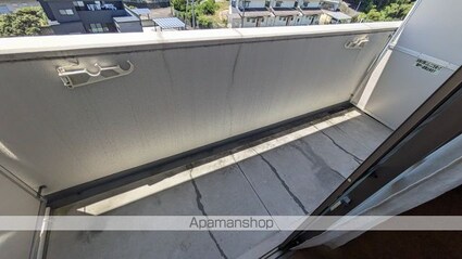 ロイヤルアットハイツ[1K/30.4m2]のバルコニー