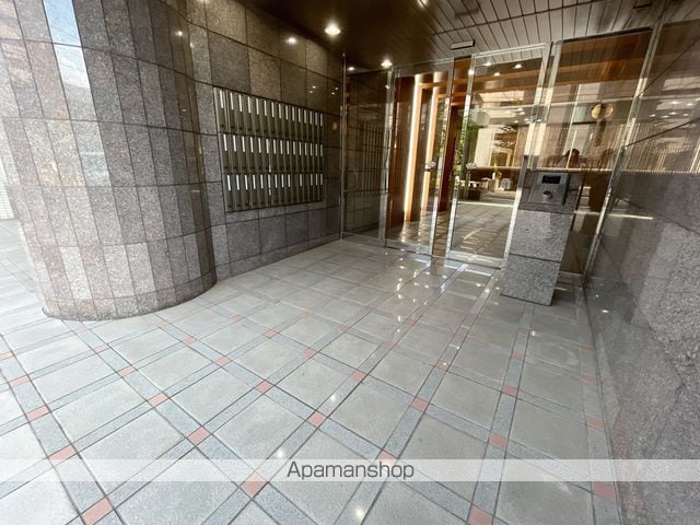 エリーフラッツ京町の玄関写真
