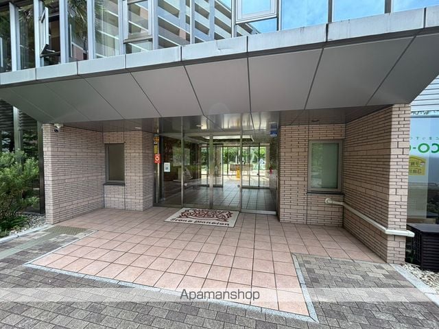 ライオンズマンションセントワーフ横濱の玄関写真