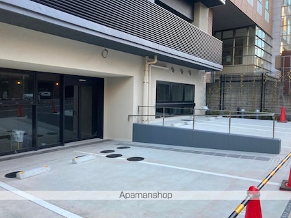 ザ・パークハビオ代々木[1R/23.6m2]の駐車場1