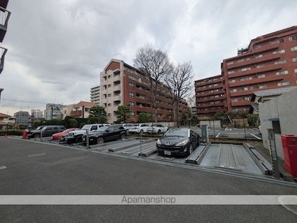Ｖｉｌｌａ　Ｒｏｎｄｏ[1LDK/68.1m2]の駐車場2