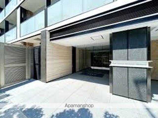 ピアース渋谷本町レジデンスの玄関写真