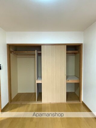 イースト１２[2LDK/57.3m2]の収納