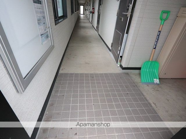 レオパレスタイムの玄関写真