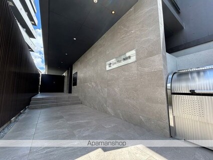 ＬｉｖｅＦｌａｔ西荻窪[3LDK/68.64m2]のエントランス