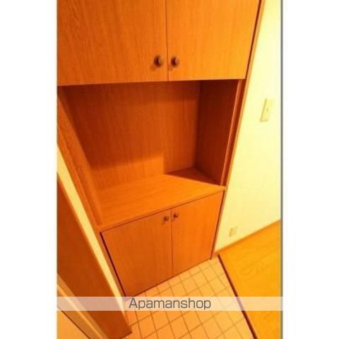 エンブレーマ西池の内装写真