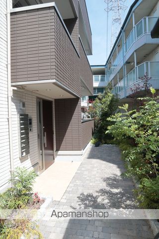 イーグル土師の玄関写真