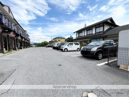 滋賀県長浜市宮司町[2LDK/53m2]の駐車場2