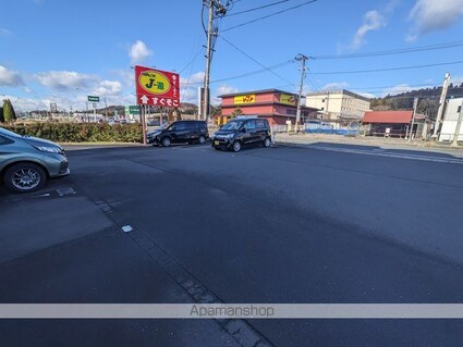 フレヤ四季[3K/56.19m2]の駐車場