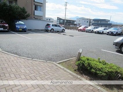 メゾンマスト盛南中央Ⅱ[2LDK/63.77m2]の駐車場2