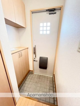 和歌山県和歌山市秋葉町[2LDK/58.27m2]の玄関
