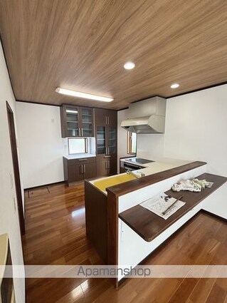 宝沢貸家[4LDK/124m2]の内装3