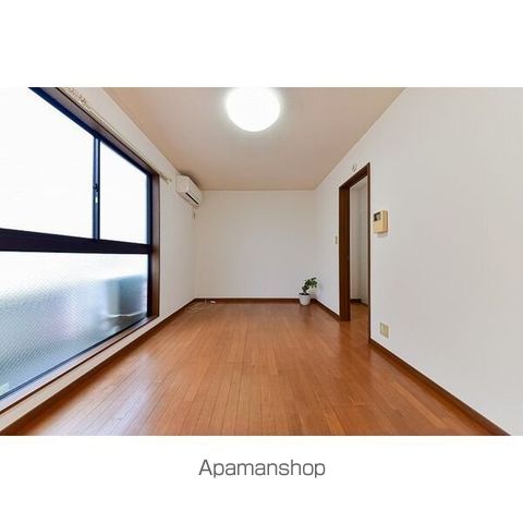 アンプルールブワ虹の内装写真
