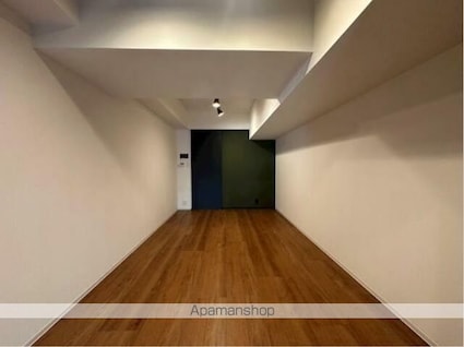 ＺＯＯＭ信濃町[2K/36.99m2]のリビング・居間