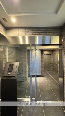 スパシエ新高円寺の玄関写真