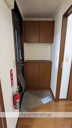 レジデンス七ツ沢Ｅ[2LDK/50m2]の玄関