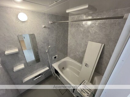 ＭＫＯ中須賀Ｅ[2LDK/63.45m2]のバス