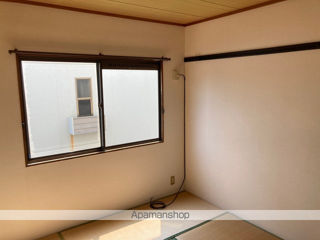 ハイツ中川Aの内装写真