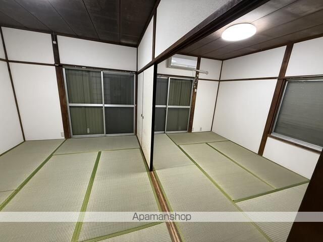 小田急小田原線 本厚木駅 バス乗車時間：8分 最寄りバス停で下車 徒歩5分 1階建 築49年の内装写真