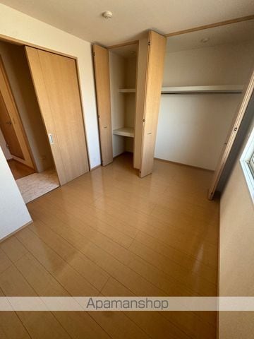 シャトル小松の内装写真