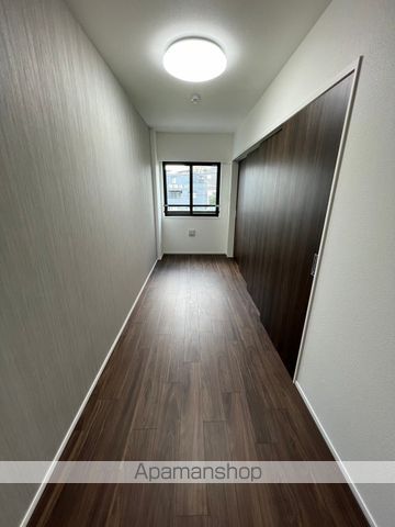 【中野区上高田のマンションの写真】