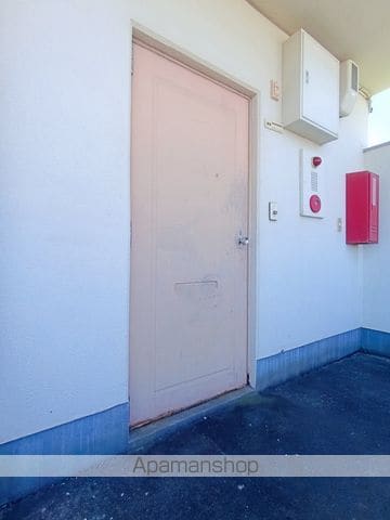 茂マンションの玄関写真