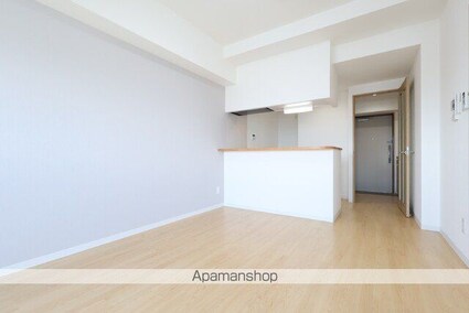 ＭＡＹＦＡＩＲ　ＳＴＡＴＩＯＮ　ＦＲＯＮＴ　ＰＲＥＭＩＵＭ[1LDK/34.73m2]のリビング・居間
