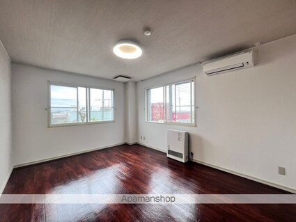 ＫＩビル[1LDK/51.84m2]のリビング・居間