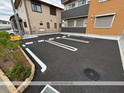 Ｄフラット東平山　Ｂ棟[1LDK/37.95m2]の駐車場