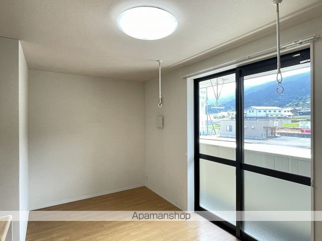 アルファーの内装写真