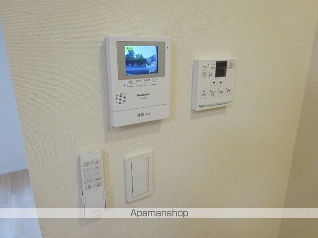 米子市 2階建 築8年の内装写真