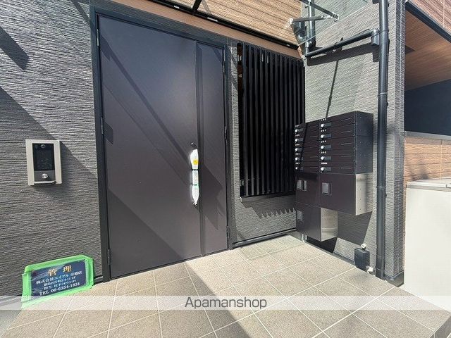 イリスコート今福南の玄関写真