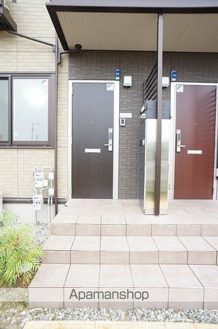ウィットSENGEN A棟の玄関写真