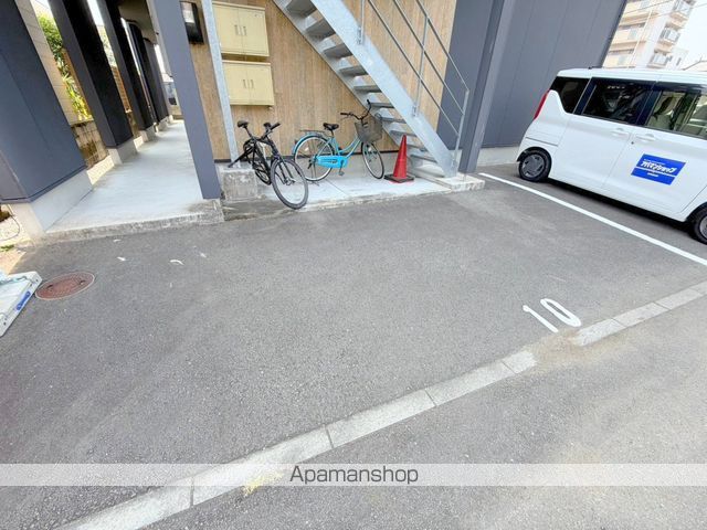 クラージュONEの玄関写真