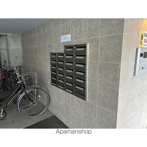 イースタンヒルズ一社の玄関写真