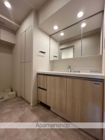 東京都新宿区百人町３丁目[2LDK/60.08m2]の洗面所