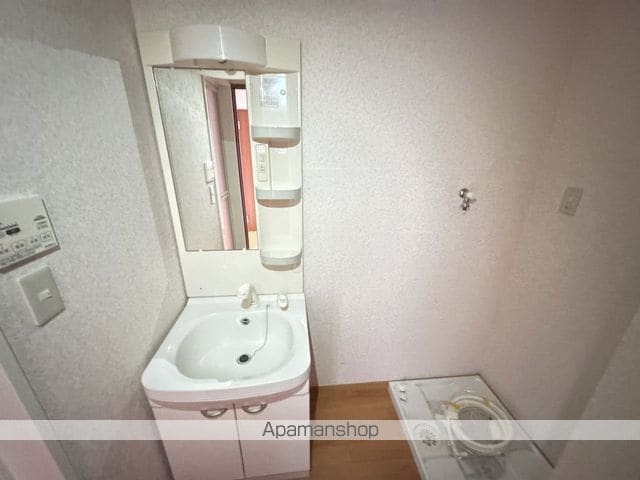 ヒーローマンション明の内装写真
