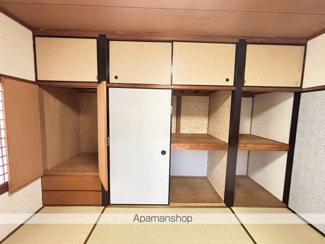 善通寺市原田町6LDK戸建ての内装写真