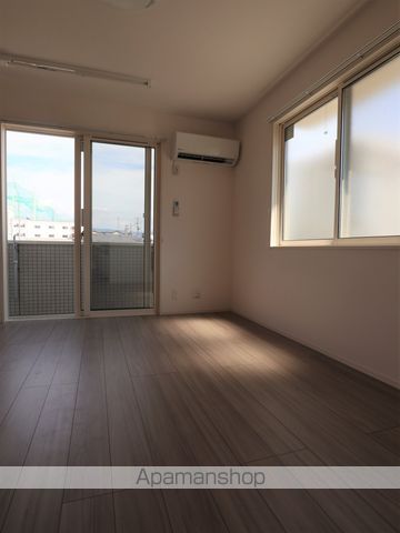 R-001の内装写真