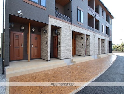 ソレイユ[2LDK/58.06m2]のエントランス