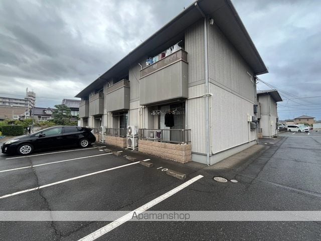 apartment IN WESTの外観写真