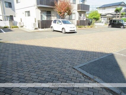 グリーンヒルズＣ[1LDK/30m2]の駐車場