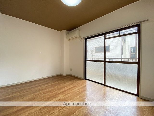 小鳩マンションの内装写真