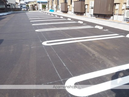 カーサ　シエロ[1R/29.26m2]の駐車場