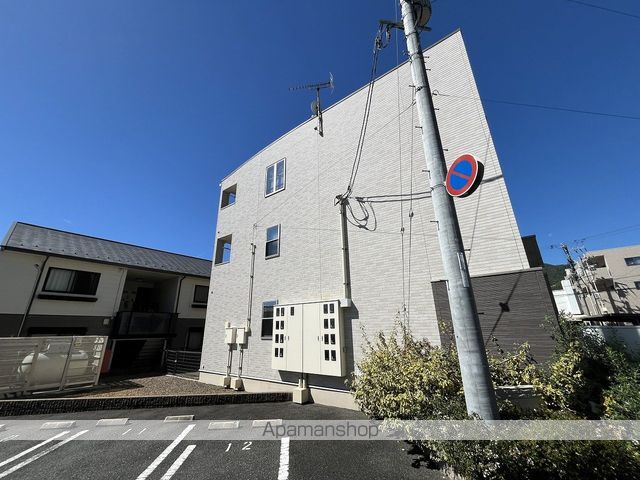 可部線 安芸長束駅 徒歩15分 3階建 築13年の外観写真