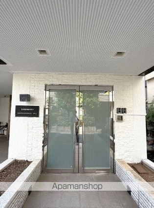 石本ビル[1K/26m2]のエントランス