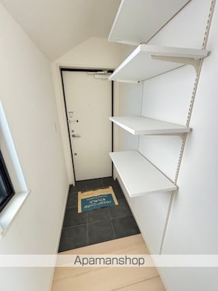Ｃｏｍｆｏｒｔ　Ｂｒｅｅｚｉｎ[1R/15.52m2]の玄関