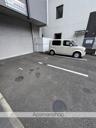 レグルス立川[1K/26.6m2]の駐車場