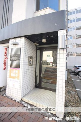 クレストコート北大前の玄関写真