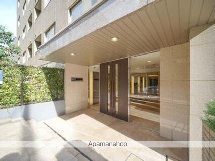 ＫＤＸレジデンス半蔵門[1R/36.66m2]のエントランス1